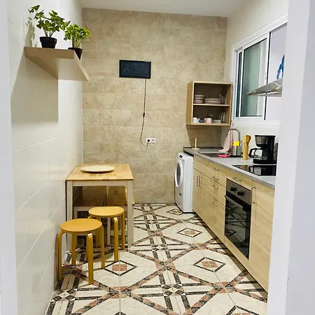 Isor Triana Apartment *