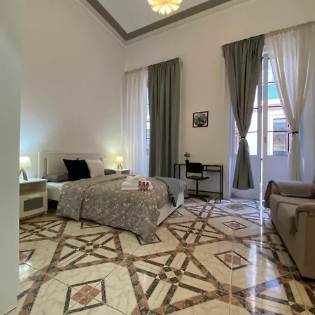 Isor Triana Apartment