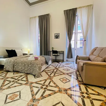 Isor Triana Apartment *